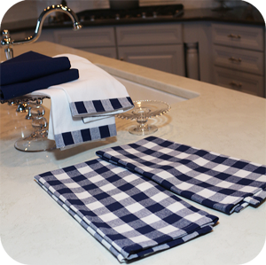 Navy Buffalo Plaid Kitchen Towel, Laurel Wreath Personalized Dish Towel, Kitchen  Decor, Buffalo Check Tea Towel, Monogram Tea Towel